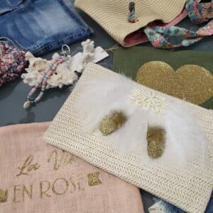 Pochette plumes et coquillages