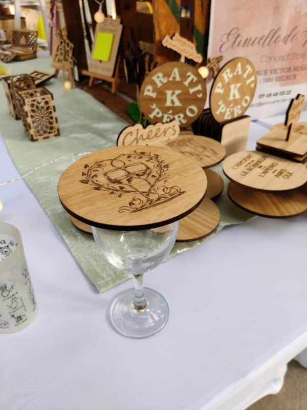 Prati'K'péro plateaux apéritif personnalisables - Wine glass charcuterie topper