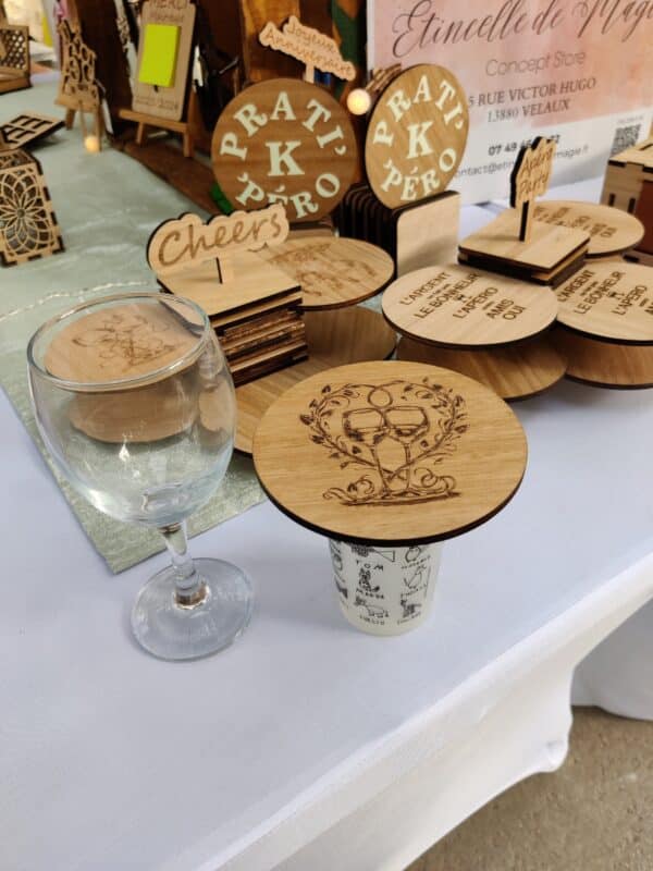 Prati'K'péro plateaux apéritif personnalisables - Wine glass charcuterie topper
