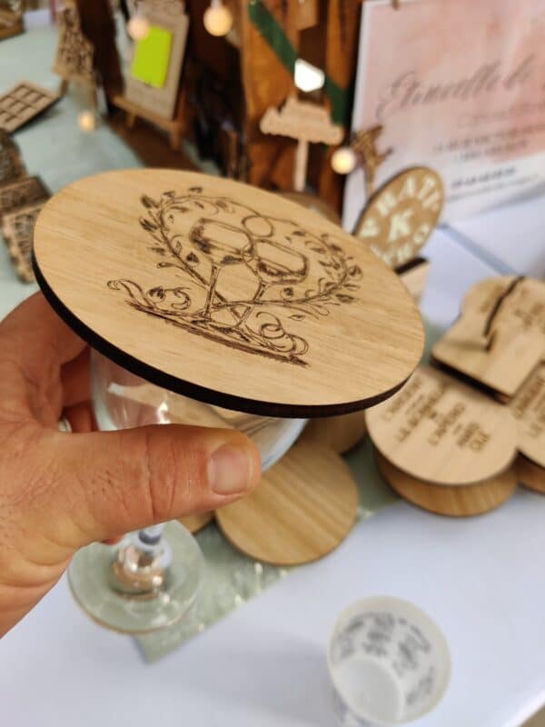 Prati'K'péro plateaux apéritif personnalisables - Wine glass charcuterie topper