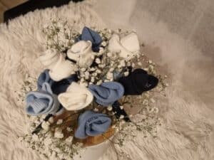 Conception d'un bouquet de chaussettes pour naissance