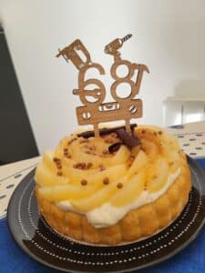Cake topper en bois personnalisable