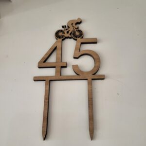 Cake topper en bois personnalisable
