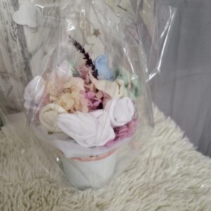 Conception d'un bouquet de chaussettes pour naissance