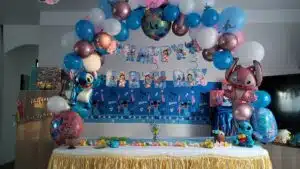 Décoration d'un anniversaire sur le thème Stitch à domicile