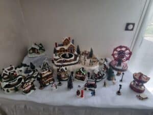Mise en scène d'un village de noël