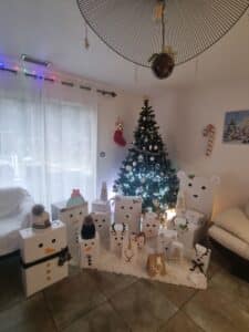 Mise en scène de décorations de noël