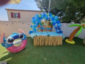 Décoration d'un anniversaire sur le thème Stitch à domicile