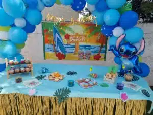 Décoration d'un anniversaire sur le thème Stitch à domicile