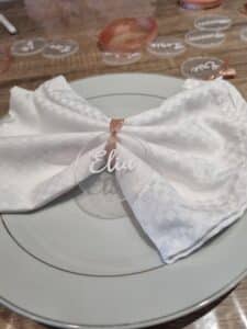 Pliage de serviette pour décoration de table