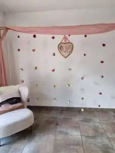 Arche avec rideau de fleurs
